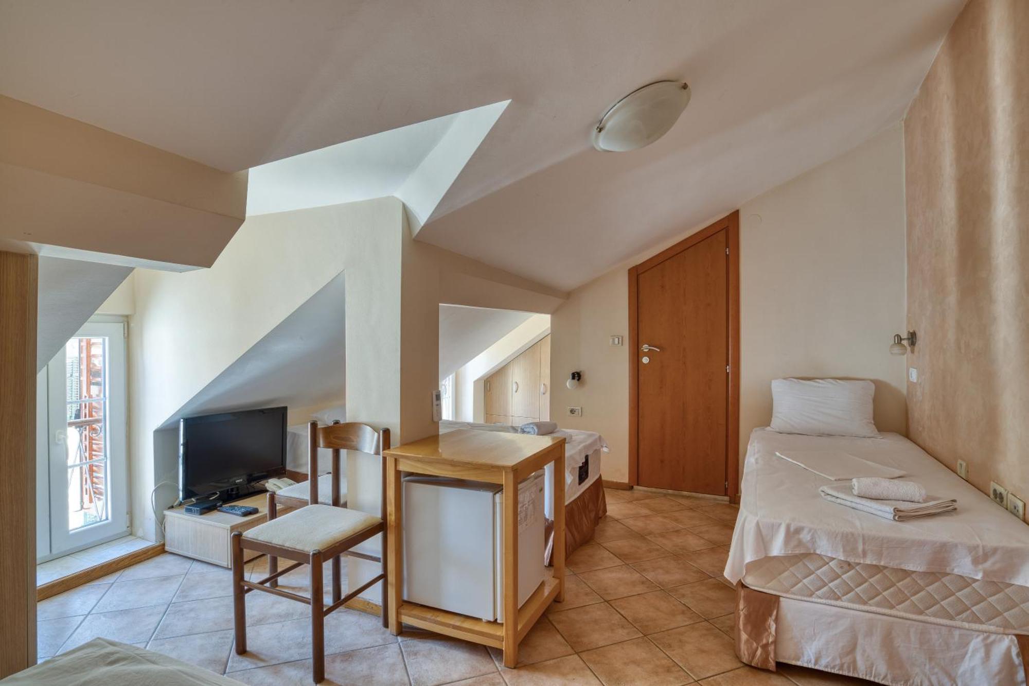 Hotel Rendez Vous Котор Экстерьер фото