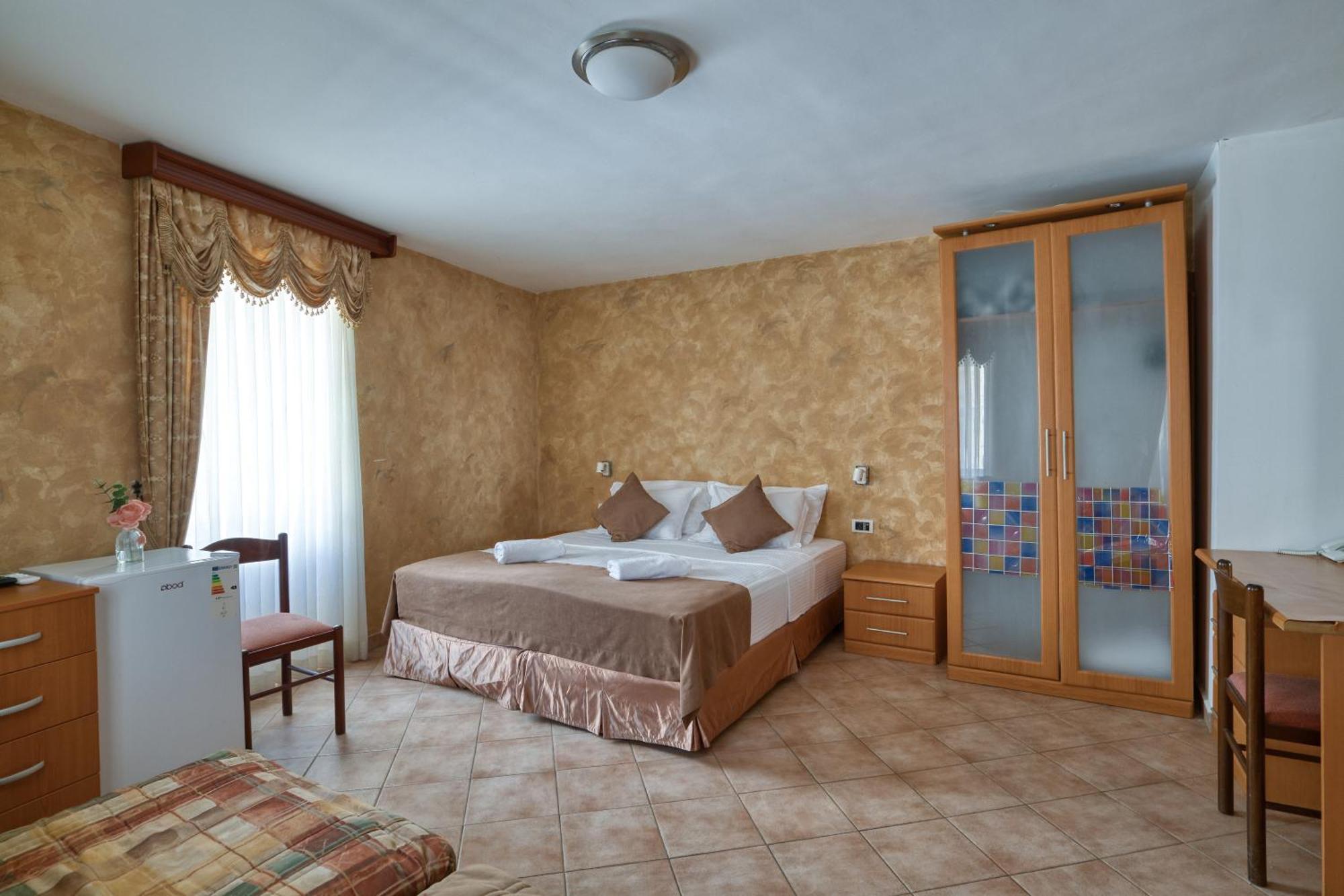 Hotel Rendez Vous Котор Экстерьер фото