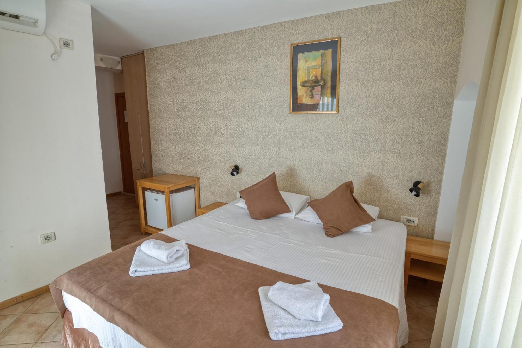 Hotel Rendez Vous Котор Экстерьер фото