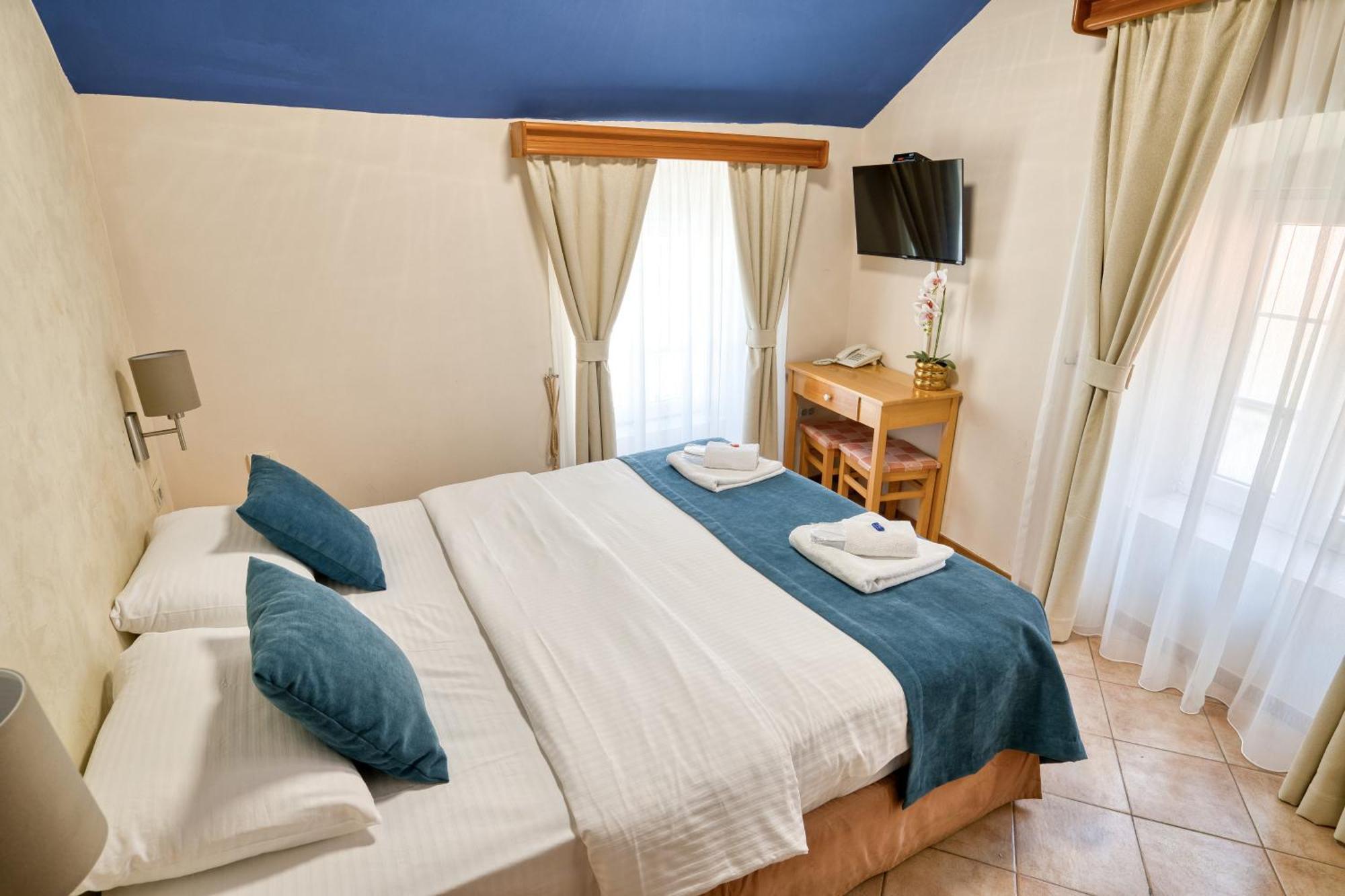 Hotel Rendez Vous Котор Экстерьер фото