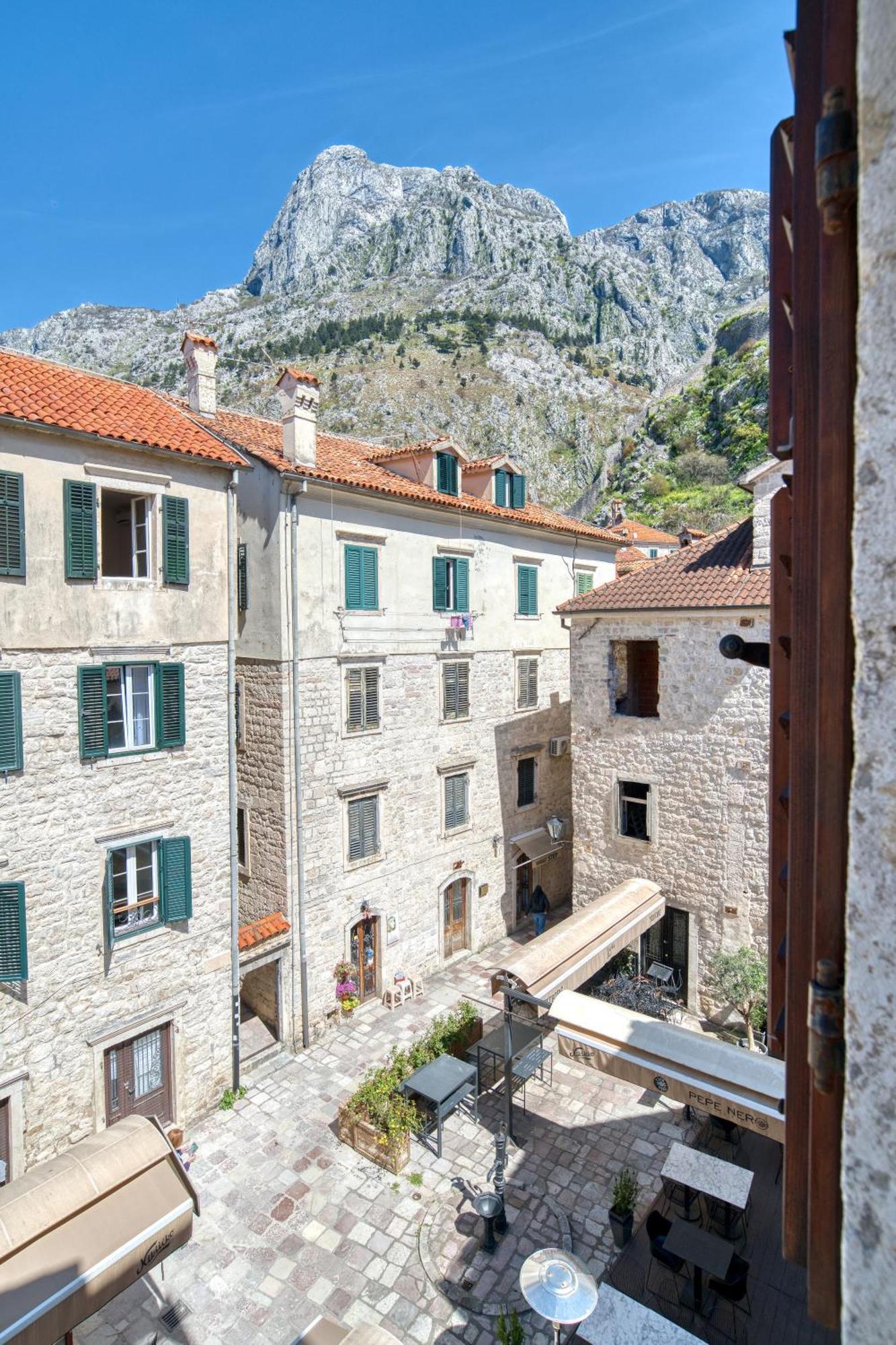 Hotel Rendez Vous Котор Экстерьер фото