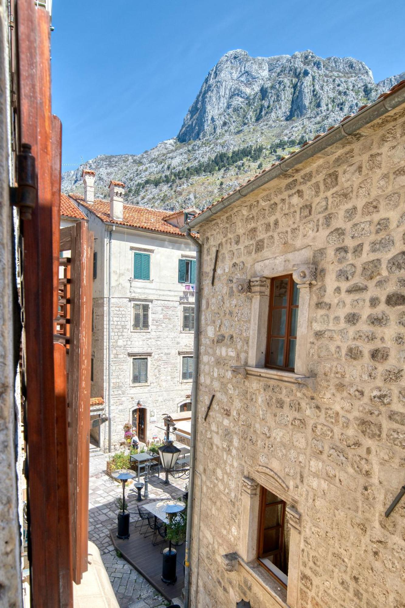 Hotel Rendez Vous Котор Экстерьер фото