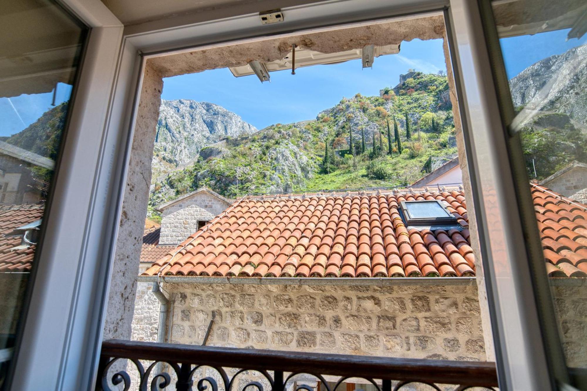 Hotel Rendez Vous Котор Экстерьер фото