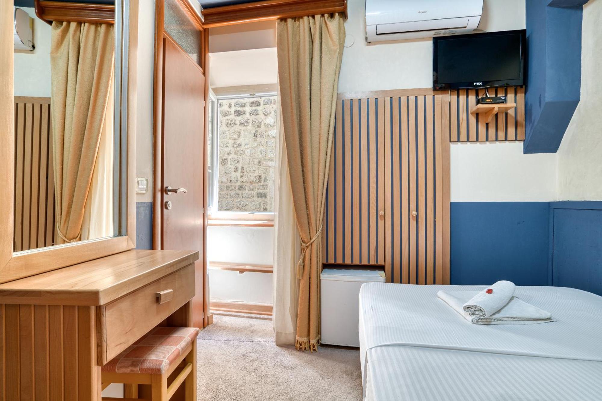 Hotel Rendez Vous Котор Экстерьер фото