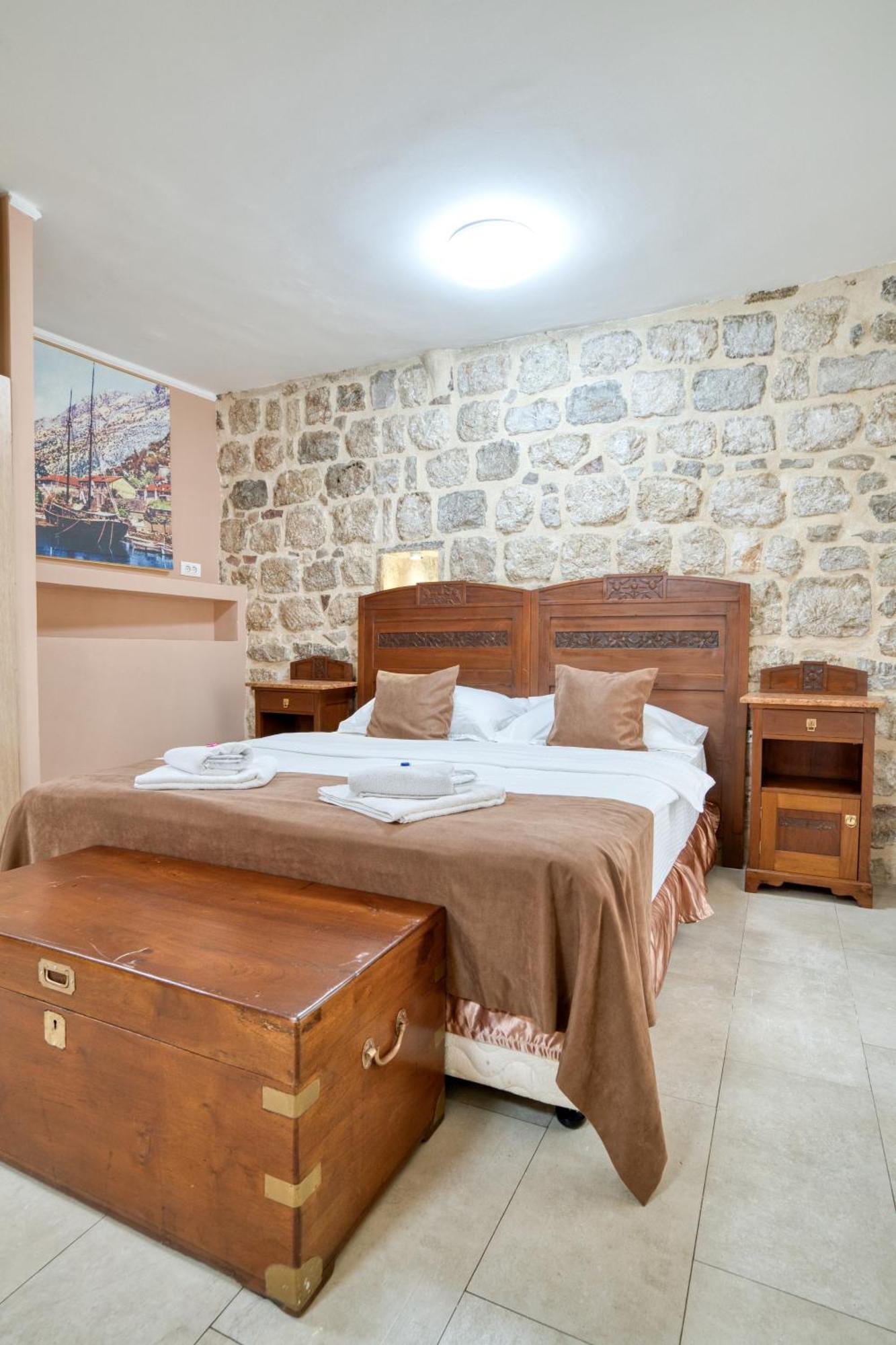 Hotel Rendez Vous Котор Экстерьер фото
