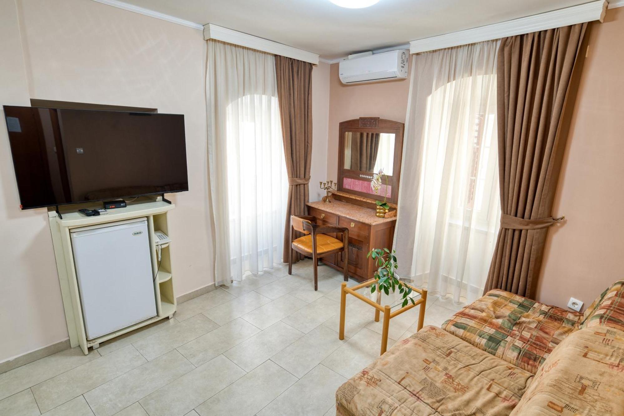 Hotel Rendez Vous Котор Экстерьер фото